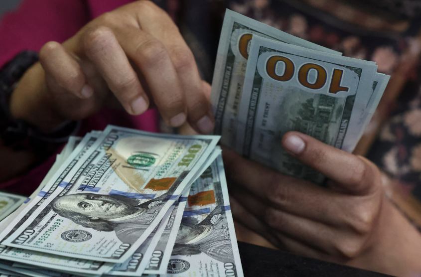 US Dollar Weakness 2025 and Global Trade Instability